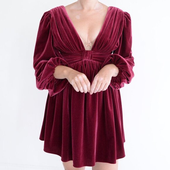 Gianni Bini Mariah Burgundy Long Sleeve Plunging V-Neckline Velvet Mini Dress 4 - Picture 2 of 12